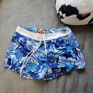 Verona board shorts size xl
